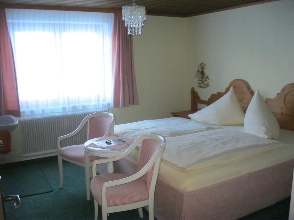 Gaestehaus Sahler Gaschurn Room photo